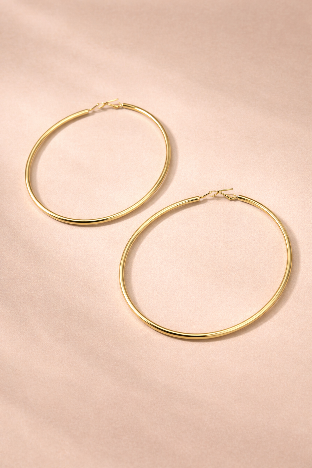 Auréline Hoops – Pure elegantie in een iconisch silhouet